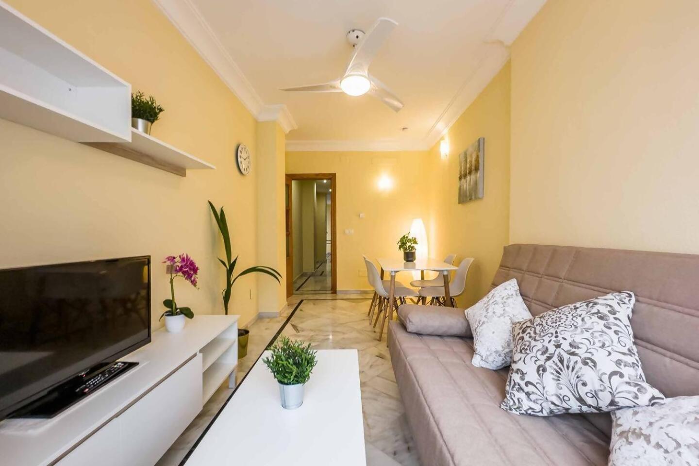 Cyv Centrally Located 1 Bed 1 Bath Near The Beach Fuengirola Bagian luar foto